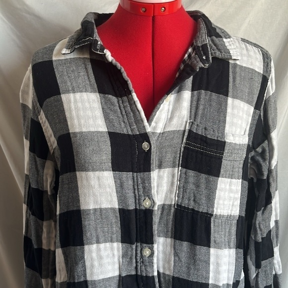 LL63 Joe fresh button down extra long long sleeve - Picture 2 of 6